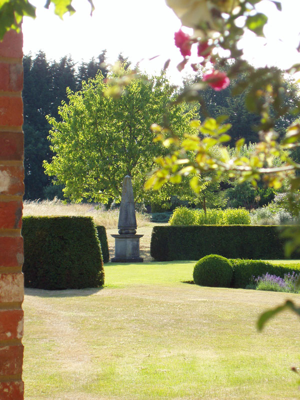 Private Garden, Surrey, image 2