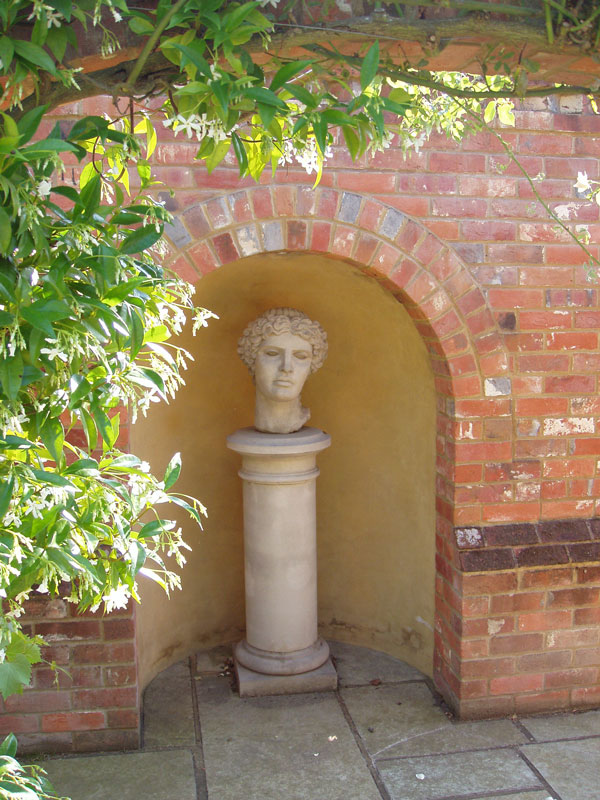Private Garden, Surrey, image 3